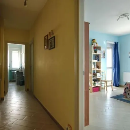 Camera In Bilocale Con Bagno In Comune